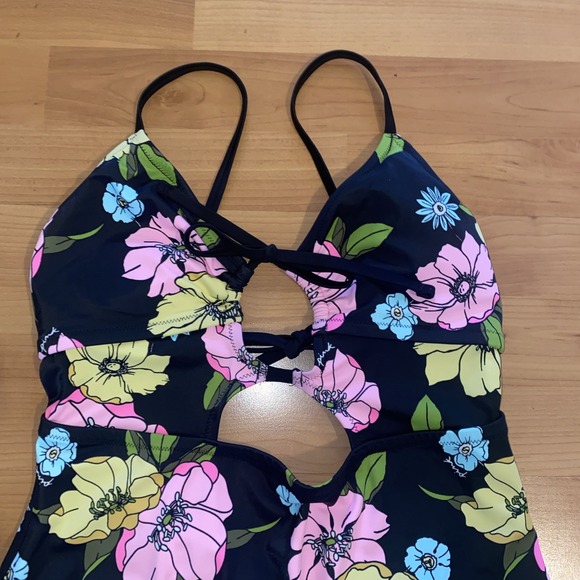 Victoria's Secret PINK Triangle Cutout One-Piece‎ Swimsuit Size L Retro Floral - Picture 2 of 13